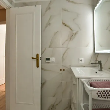 Apartamento Atico Con 2 Garaje Y Piscina