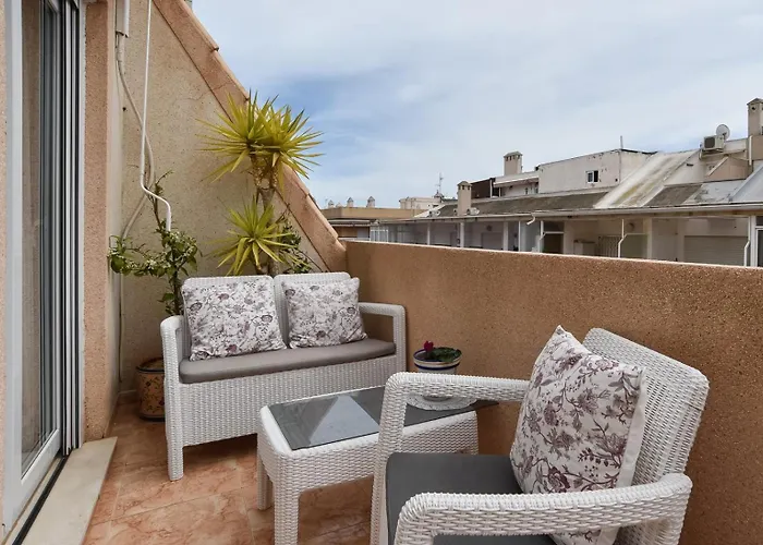 Atico Con 2 Garaje Y Piscina Torrevieja